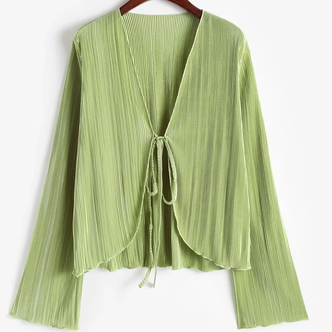 European and American Korean version of the slim V-neck chest with umbilical short pleated knit cardigan  Amaijoin